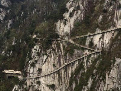 杭州天堂寨旅游景区：自然奇观、历史文化、探险乐趣，一起发现美食之旅